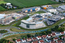 Parc d'activités au parc des expositions à le quartier Queichheim in Landau in der Pfalz dans le département Rhénanie-Palatinat, Allemagne d'en haut