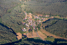 Quartier Lauterschwan in Erlenbach bei Dahn dans le département Rhénanie-Palatinat, Allemagne vue d'en haut