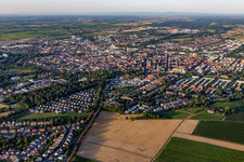 Vue aérienne de Wollmesheimer Straße à Landau in der Pfalz dans le département Rhénanie-Palatinat, Allemagne