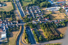 Vue aérienne de Passage souterrain de l'A65 à l'AS Landau Zentrum à le quartier Queichheim in Landau in der Pfalz dans le département Rhénanie-Palatinat, Allemagne