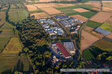 Vue aérienne de Magasin de meubles Weber dans le parc d'activités de l'Ouest à le quartier Herxheim in Herxheim bei Landau dans le département Rhénanie-Palatinat, Allemagne