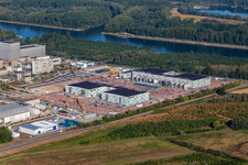 Vue d'oiseau de TransnetBW GmbH, sous-station à courant continu sur le site de la centrale nucléaire déclassée Philippsburg à Philippsburg dans le département Bade-Wurtemberg, Allemagne