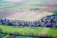 Nouvelle zone de développement sur le Höhenweg à Kandel dans le département Rhénanie-Palatinat, Allemagne d'en haut