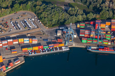 Vue oblique de Contargo Wörth-Karlsruhe GmbH dans le port à conteneurs à le quartier Maximiliansau in Wörth am Rhein dans le département Rhénanie-Palatinat, Allemagne
