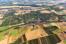 Dierbach dans le département Rhénanie-Palatinat, Allemagne du point de vue du drone