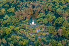 Vue oblique de Statue de Marie à Poissons dans le département Haute Marne, France