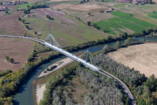 Vue aérienne de Pont sur l'Adda Ponte di Boccaserio à le quartier Boccaserio in Bertonico dans le département Lodi, Italie