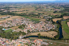 Vue aérienne de Montodine dans le département Cremona, Italie
