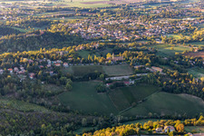 Vue aérienne de Sanctuaire de la Bienheureuse Vierge Marie de Lourdes en Montericco à le quartier Montericco in Albinea dans le département Reggio Emilia, Italie