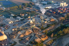 Vue aérienne de Calcestruzzi Corradini Spa à Casalgrande dans le département Reggio Emilia, Italie