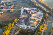 Vue aérienne de Calcestruzzi spa à Rubiera dans le département Reggio Emilia, Italie