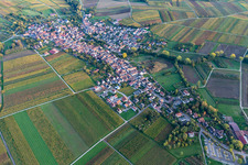 Göcklingen dans le département Rhénanie-Palatinat, Allemagne vue du ciel