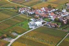 Vue aérienne de Vinothek Weingut Sauer à Nußdorf à le quartier Nußdorf in Landau in der Pfalz dans le département Rhénanie-Palatinat, Allemagne