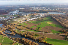 Vue aérienne de Zone d'expansion prévue de Daimler-Trucks AG à Wörth am Rhein dans le département Rhénanie-Palatinat, Allemagne