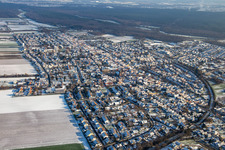 Vue aérienne de Ville centrale en hiver avec de la neige à Kandel dans le département Rhénanie-Palatinat, Allemagne