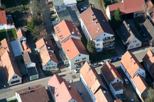 Vue aérienne de Cloche de vélo de la rue principale à Kandel dans le département Rhénanie-Palatinat, Allemagne