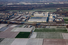 Vue aérienne de Zone industrielle d'Interpark en hiver avec de la neige à le quartier Offenbach in Offenbach an der Queich dans le département Rhénanie-Palatinat, Allemagne