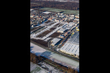 Photographie aérienne de Zone industrielle d'Interpark en hiver avec de la neige à le quartier Offenbach in Offenbach an der Queich dans le département Rhénanie-Palatinat, Allemagne