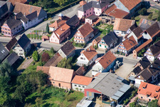 Vue d'oiseau de Niederlauterbach dans le département Bas Rhin, France