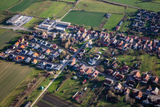 Vue aérienne de Aldi, Friedmann-Reisen sur la route principale L546 à Schweighofen dans le département Rhénanie-Palatinat, Allemagne