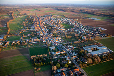 Vue aérienne de De l'est à Gommersheim dans le département Rhénanie-Palatinat, Allemagne