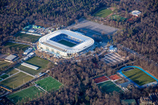 Vue oblique de BBBank Wildpark, le nouveau stade du KSC presque terminé à le quartier Innenstadt-Ost in Karlsruhe dans le département Bade-Wurtemberg, Allemagne