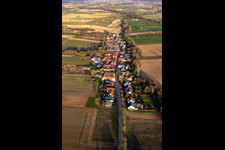 Vue aérienne de Rue Haupt à Vollmersweiler dans le département Rhénanie-Palatinat, Allemagne
