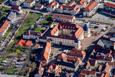 Vue oblique de Château Bad Bergzabern à Bad Bergzabern dans le département Rhénanie-Palatinat, Allemagne