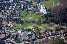 Photographie aérienne de Jardin d'herbes aromatiques, parc thermal Bad Bergzabern en dessous de la clinique spécialisée Edith Stein, clinique de neurologie à Bad Bergzabern dans le département Rhénanie-Palatinat, Allemagne