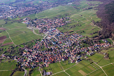 Vue aérienne de Du nord-est à le quartier Rechtenbach in Schweigen-Rechtenbach dans le département Rhénanie-Palatinat, Allemagne
