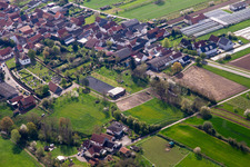 Vue aérienne de Installation équestre au cimetière à Winden dans le département Rhénanie-Palatinat, Allemagne