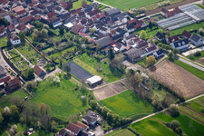 Vue aérienne de Installation équestre au cimetière à Winden dans le département Rhénanie-Palatinat, Allemagne