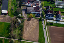 Vue oblique de Installation équestre au cimetière à Winden dans le département Rhénanie-Palatinat, Allemagne
