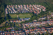 Vue aérienne de Buchenweg à le quartier Huttenheim in Philippsburg dans le département Bade-Wurtemberg, Allemagne