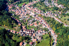 Bundenthal dans le département Rhénanie-Palatinat, Allemagne du point de vue du drone
