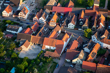 Photographie aérienne de Gnägyhof dans la rue principale à Winden dans le département Rhénanie-Palatinat, Allemagne
