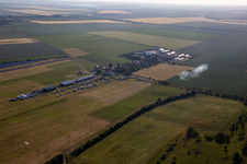 Vue aérienne de Aéroport Ballenstedt à le quartier Asmusstedt in Ballenstedt dans le département Saxe-Anhalt, Allemagne