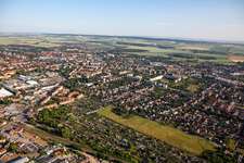 Vue aérienne de Association de jardinage associé Dr. Schreber eV à Halberstadt dans le département Saxe-Anhalt, Allemagne