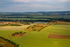 Pierres du milieu du mur du diable à le quartier Weddersleben in Thale dans le département Saxe-Anhalt, Allemagne hors des airs