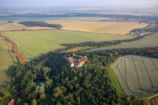 Konradsburg à le quartier Ermsleben in Falkenstein dans le département Saxe-Anhalt, Allemagne d'en haut