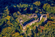 Vue aérienne de Ruines de Lindelbrunn à Darstein dans le département Rhénanie-Palatinat, Allemagne