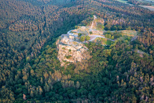 Château et forteresse de Regenstein à Blankenburg dans le département Saxe-Anhalt, Allemagne hors des airs