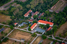 Vue aérienne de Möbel Brunner GmbH à le quartier Quarmbeck in Quedlinburg dans le département Saxe-Anhalt, Allemagne