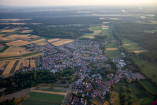 Hördt dans le département Rhénanie-Palatinat, Allemagne d'un drone