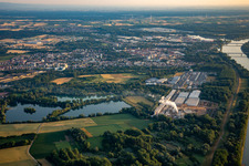 Vue aérienne de Du sud le matin à Germersheim dans le département Rhénanie-Palatinat, Allemagne