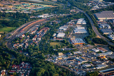 Vue aérienne de Zone commerciale à la gare à Germersheim dans le département Rhénanie-Palatinat, Allemagne