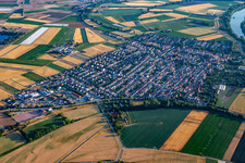 Vue aérienne de Du sud à Otterstadt dans le département Rhénanie-Palatinat, Allemagne