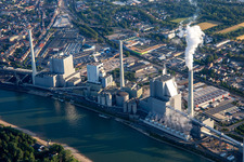 Vue aérienne de Grande centrale électrique Mannheim GKM du sud à le quartier Neckarau in Mannheim dans le département Bade-Wurtemberg, Allemagne