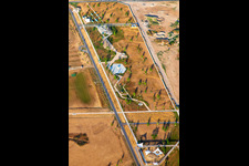 Vue aérienne de Palatinat Mile of Innovations, PARKSCHALE Conversio : Philipp Morlock, habitat des lézards, étang à tritons, bassin de lavage, passerelle panoramique - Le système à trois champs du parc Spinelli à l'exposition fédérale des jardins (BUGA) 2023 à le quartier Feudenheim in Mannheim dans le département Bade-Wurtemberg, Allemagne