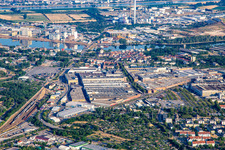 Vue aérienne de Daimler Truck AG, usine de moteurs Mannheim et EvoBus GmbH à le quartier Luzenberg in Mannheim dans le département Bade-Wurtemberg, Allemagne